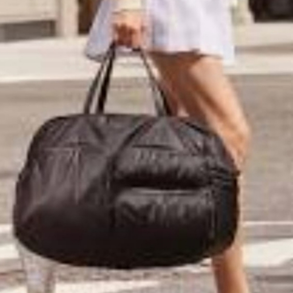 nwot MZ Wallace Bowery Large Traveler Duffle Bag, Magnet Air
